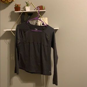 longe sleeve athletic top